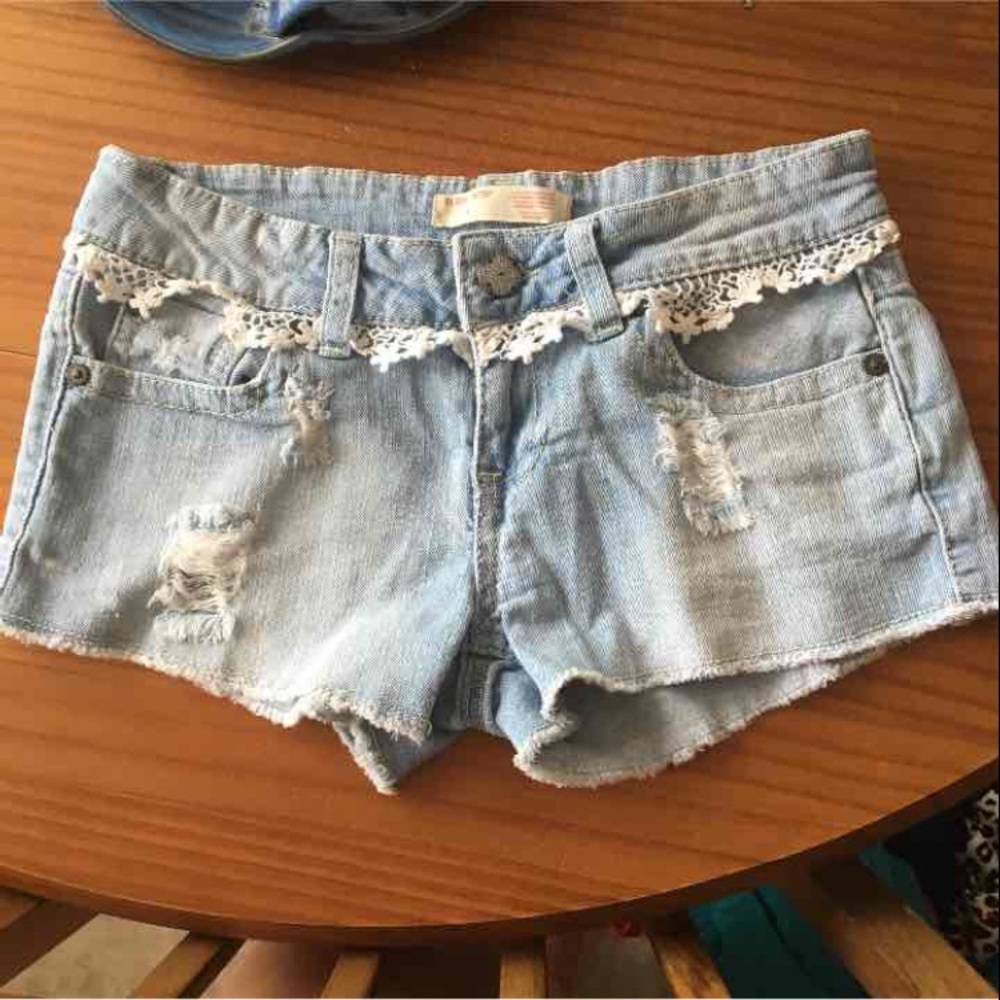 Adorable kids No Boundaries shorts