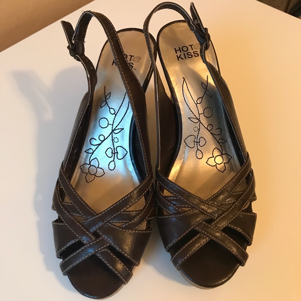 Hot Kiss Brown Heels Size 6