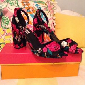 Steve Madden embroidered heels