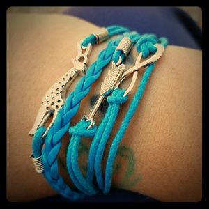 Infinity bracelet- giraffe