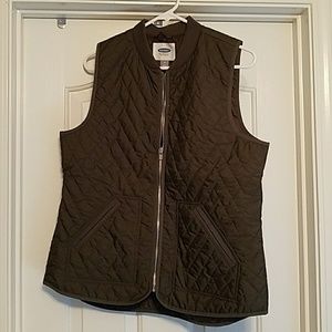 New: Army green quilted vest