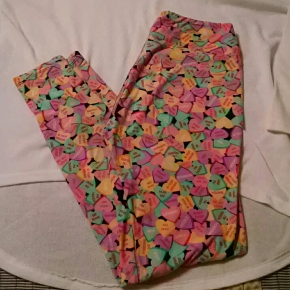 LuLaRoe Pants - Lularoe OS Valentine's Candy Heart Leggings