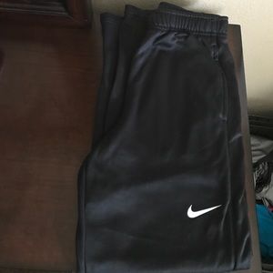 Black Nike sweat pants 😊