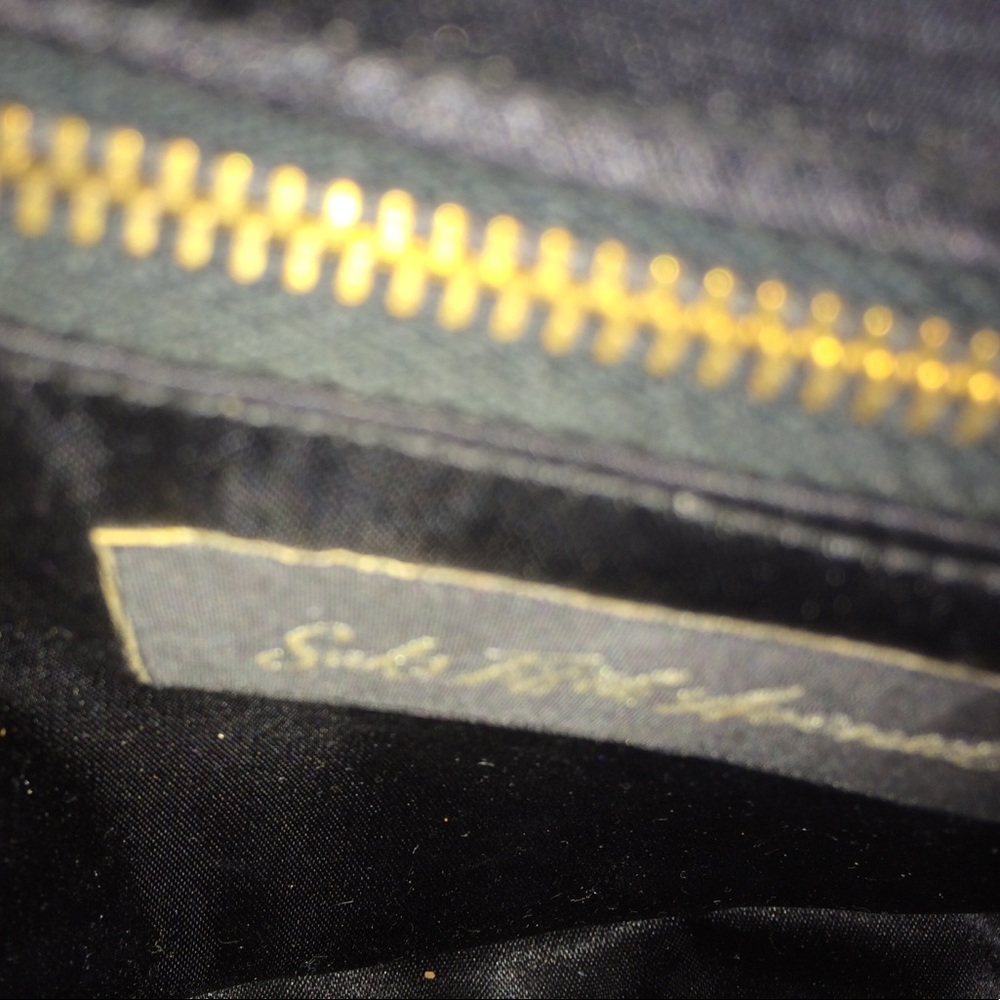 Asks fifth avenue vintage bag.