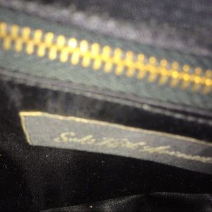 Asks fifth avenue vintage bag.