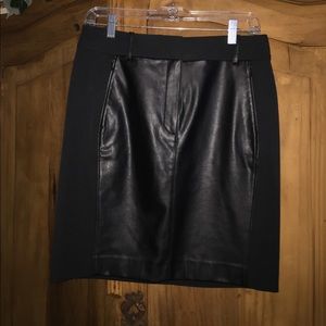 Gorgeous Ann Taylor Leatherette detailed Skirt