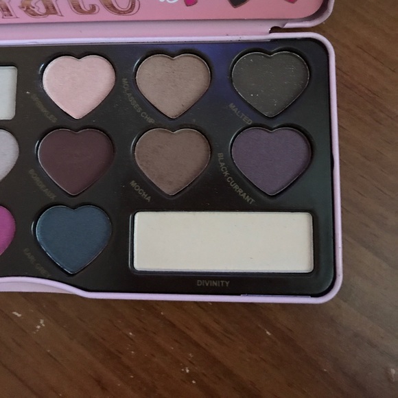 Too faced chocolate palette - Picture 4 of 4