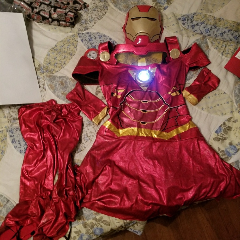 IRON WOMAN HALLOWEEN COSTUME