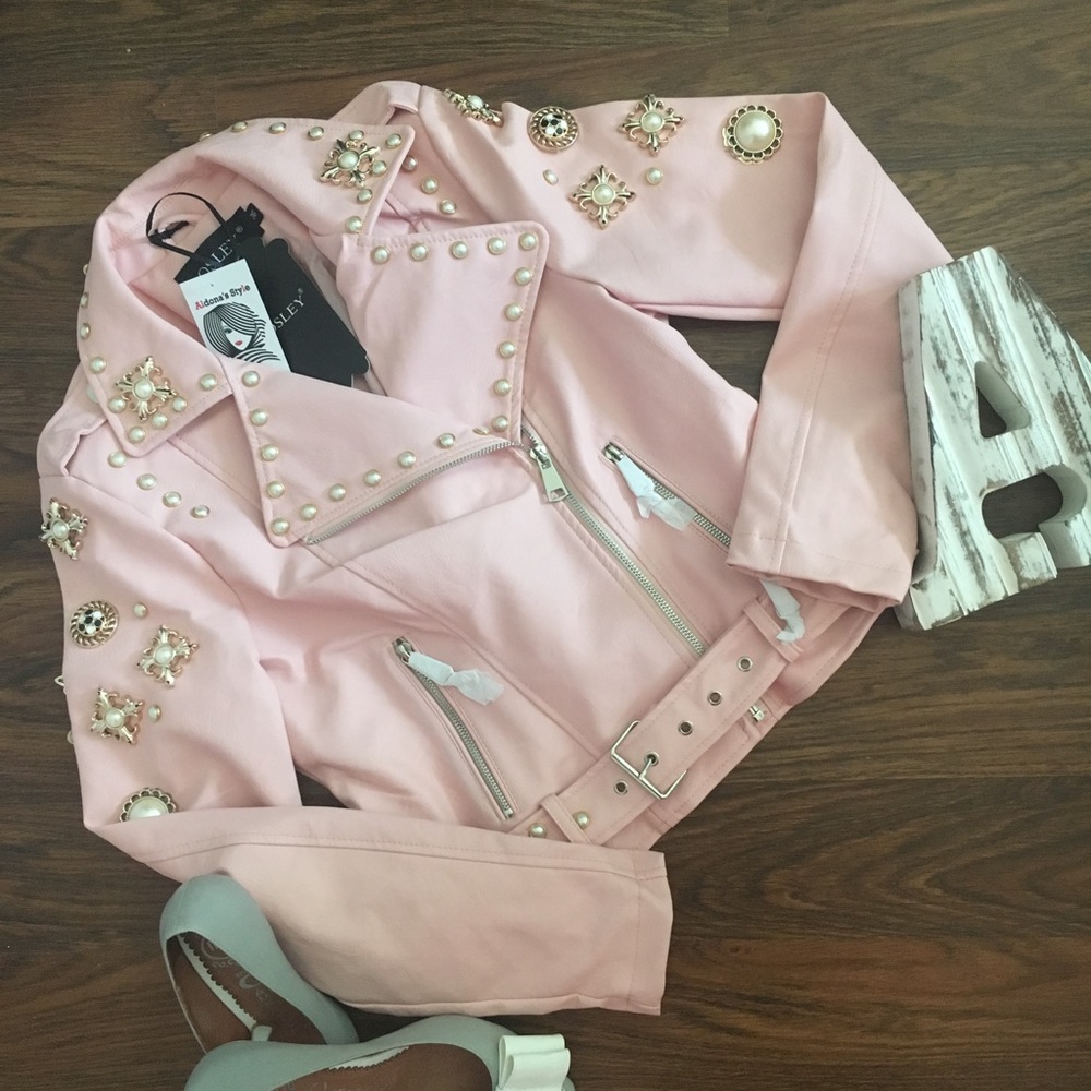 Light pink leather jacket with sequins 😍