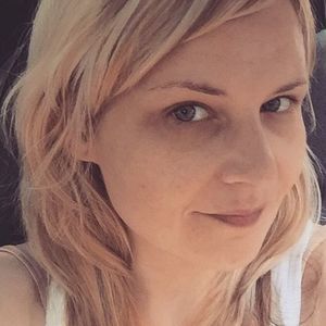 Meet your Posher, Maura