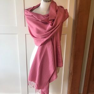 Pink pashmina