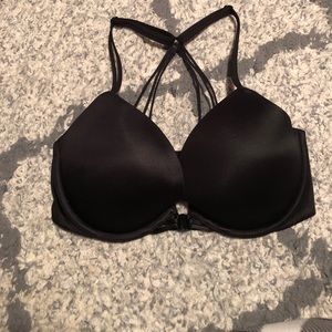 Victoria’s Secret 32DD bra