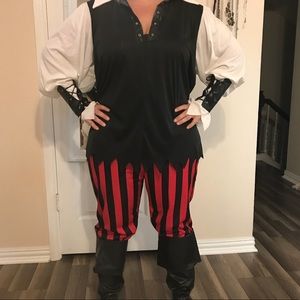 Men’s Pirate Halloween Costume