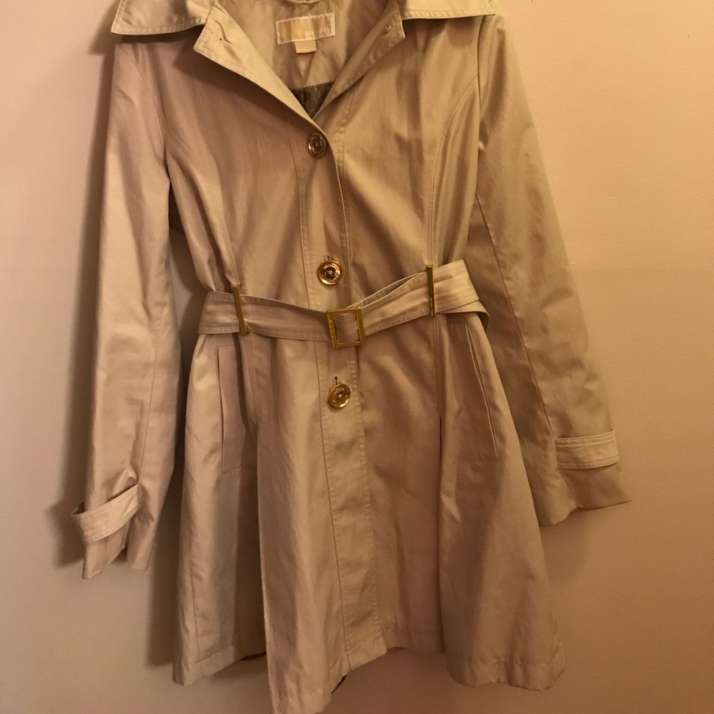 ✨Michael Kors Trench-coat ✨Hot Item! 🔥