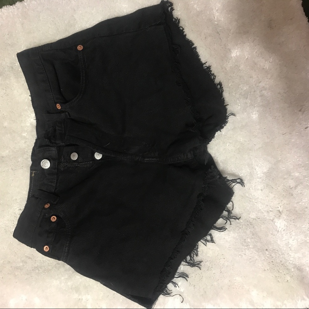 Black high waisted Levi’s