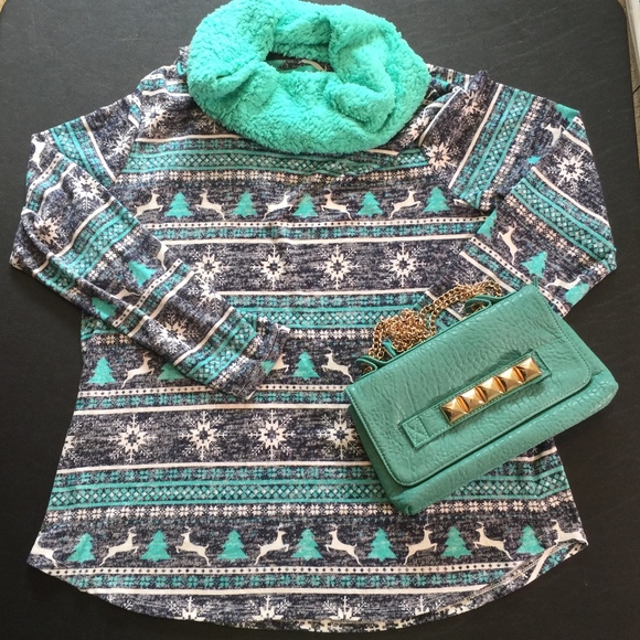Tops - 🏵️ Donsted 10/3/24 
Set Knit Holiday Shirt & infinity scarf NWT XXL 20