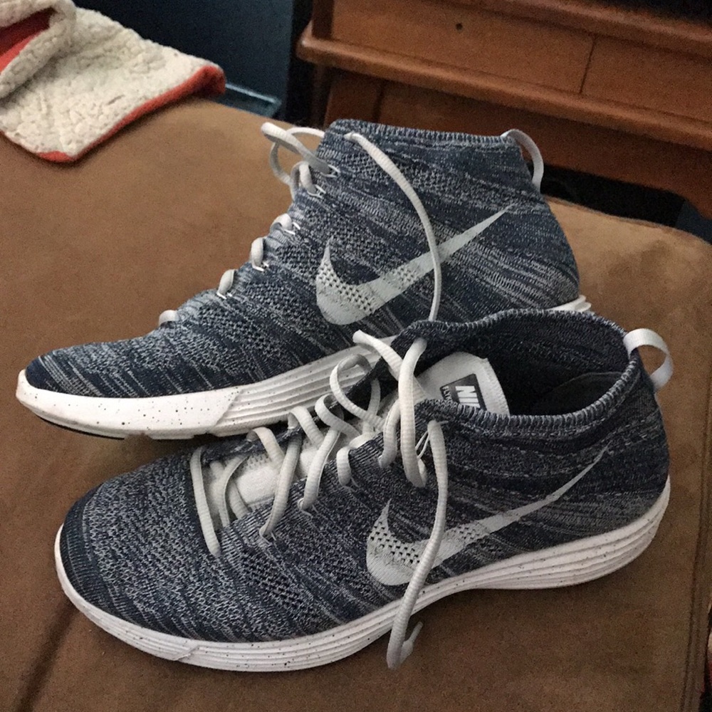 Nike Flyknit Chukka Lunar