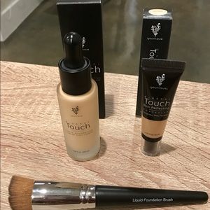 Younique Liquid Foundation&Concealer, Shade Velour
