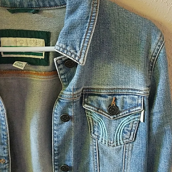 ❌❌sold❌❌Hollister Jean Jacket in light color - Picture 2 of 4