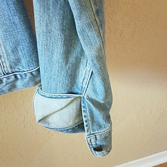 ❌❌sold❌❌Hollister Jean Jacket in light color - Picture 3 of 4