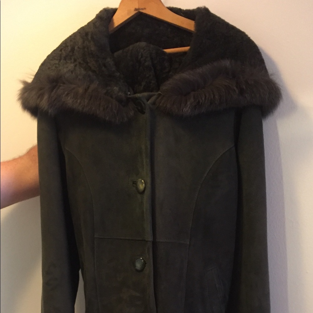 Women’s shearling wool fur coat with hood