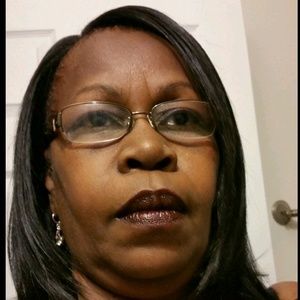 Meet your Posher, Venida