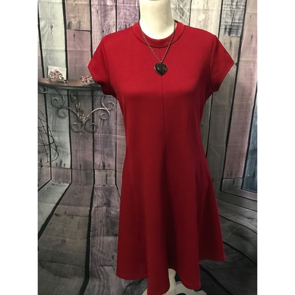 Julian Taylor Dresses & Skirts - ❤️Sweet Red Dress❤️
