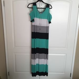 🏵️donated 10/25 Cold shoulder Catherine's Striped maxi dress sz 0X