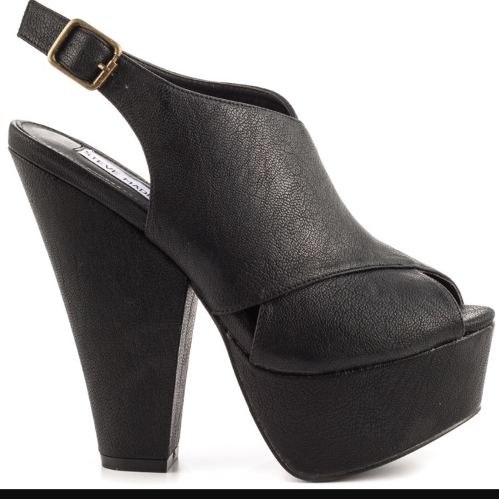 Steve Madden Black Leather Heals