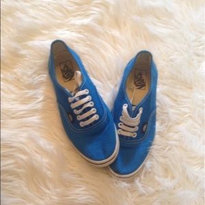 NWOT Blue Vans size 8.5 women’s perfect condition