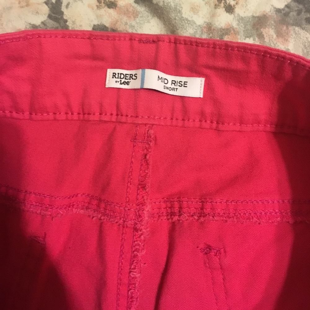 Mid rise hot pink shorts - Picture 4 of 4