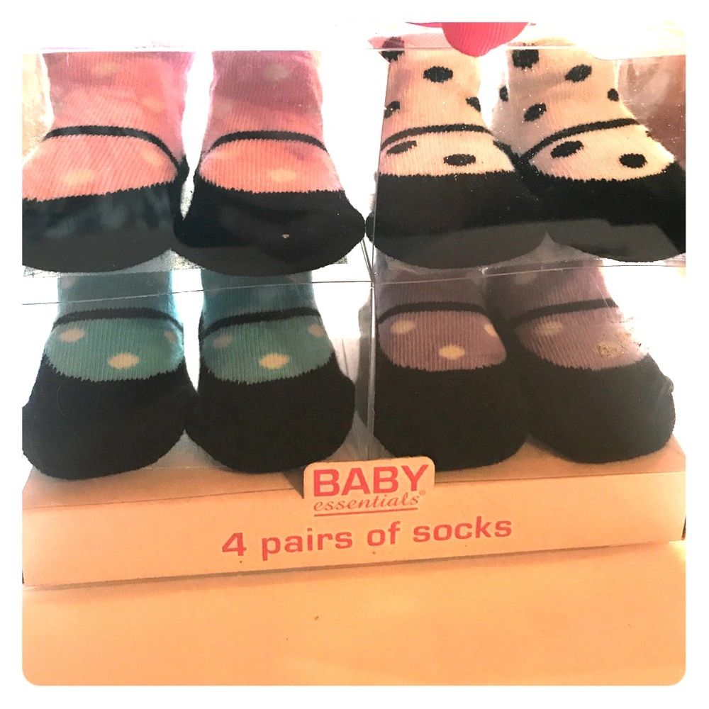 4 Pairs of Socks