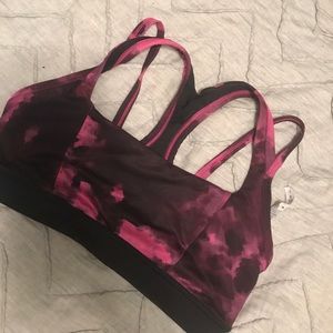 Lululemon Sports Bra (comes with bag)
