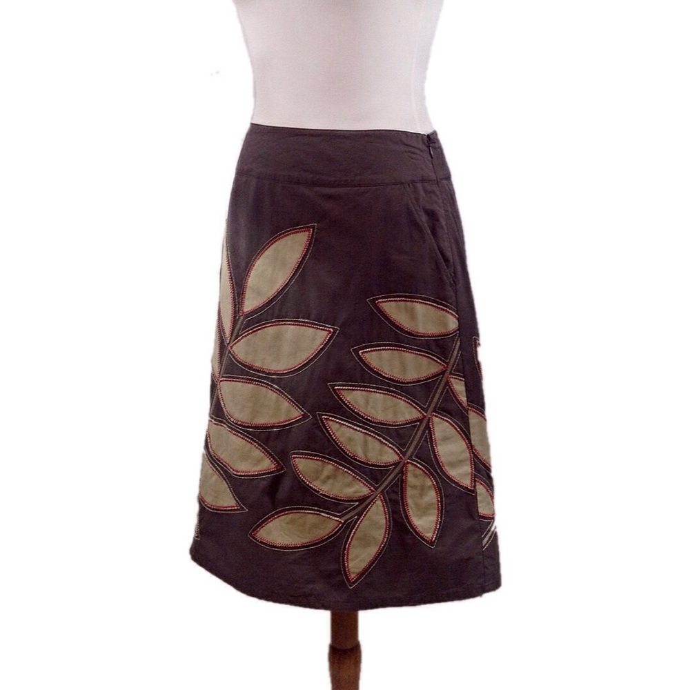 Boden Skirt w/ Leaf Appliqués-Size 12L