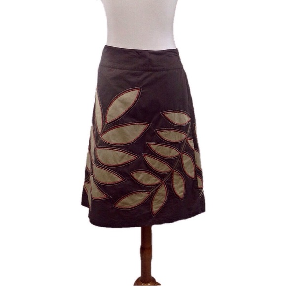 Boden Skirt w/ Leaf Appliqués-Size 12L - Picture 2 of 8