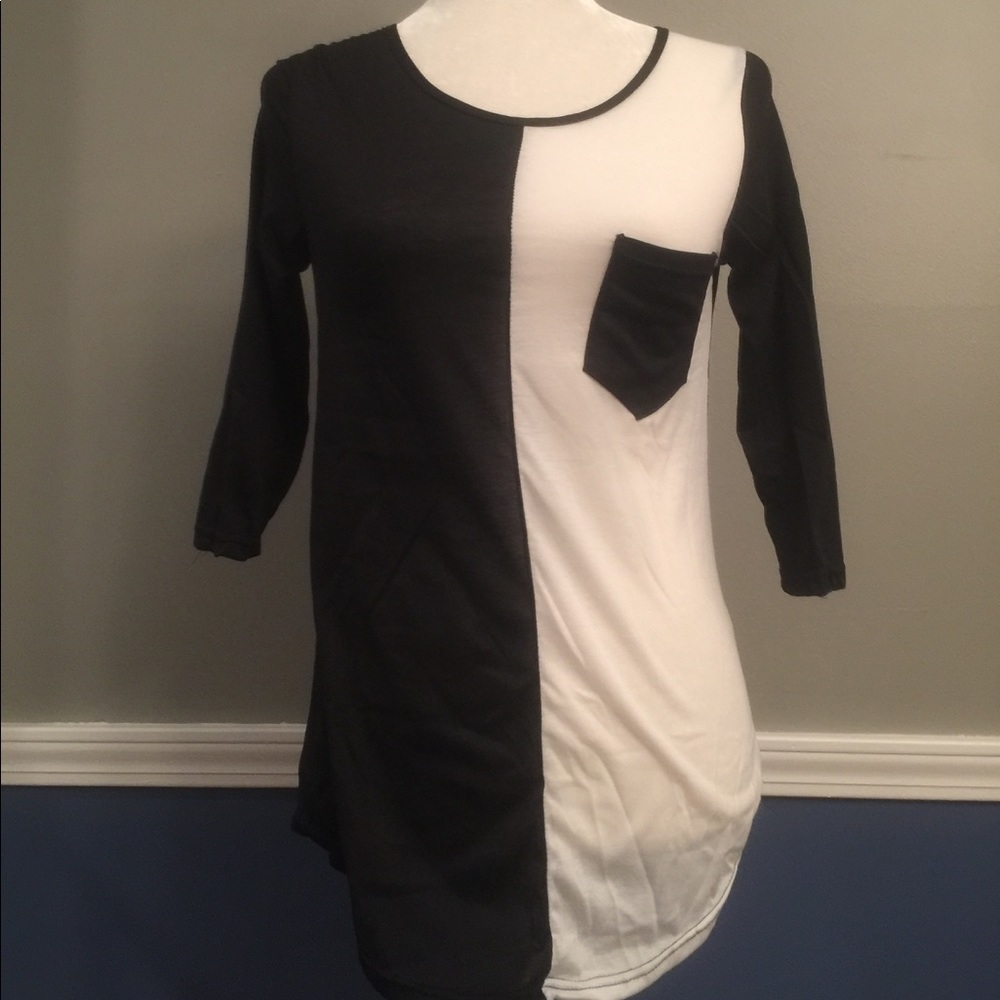 Black/white tshirt w pocket