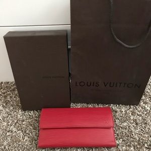 🔥🔥🔥💯Authentic LV wallet