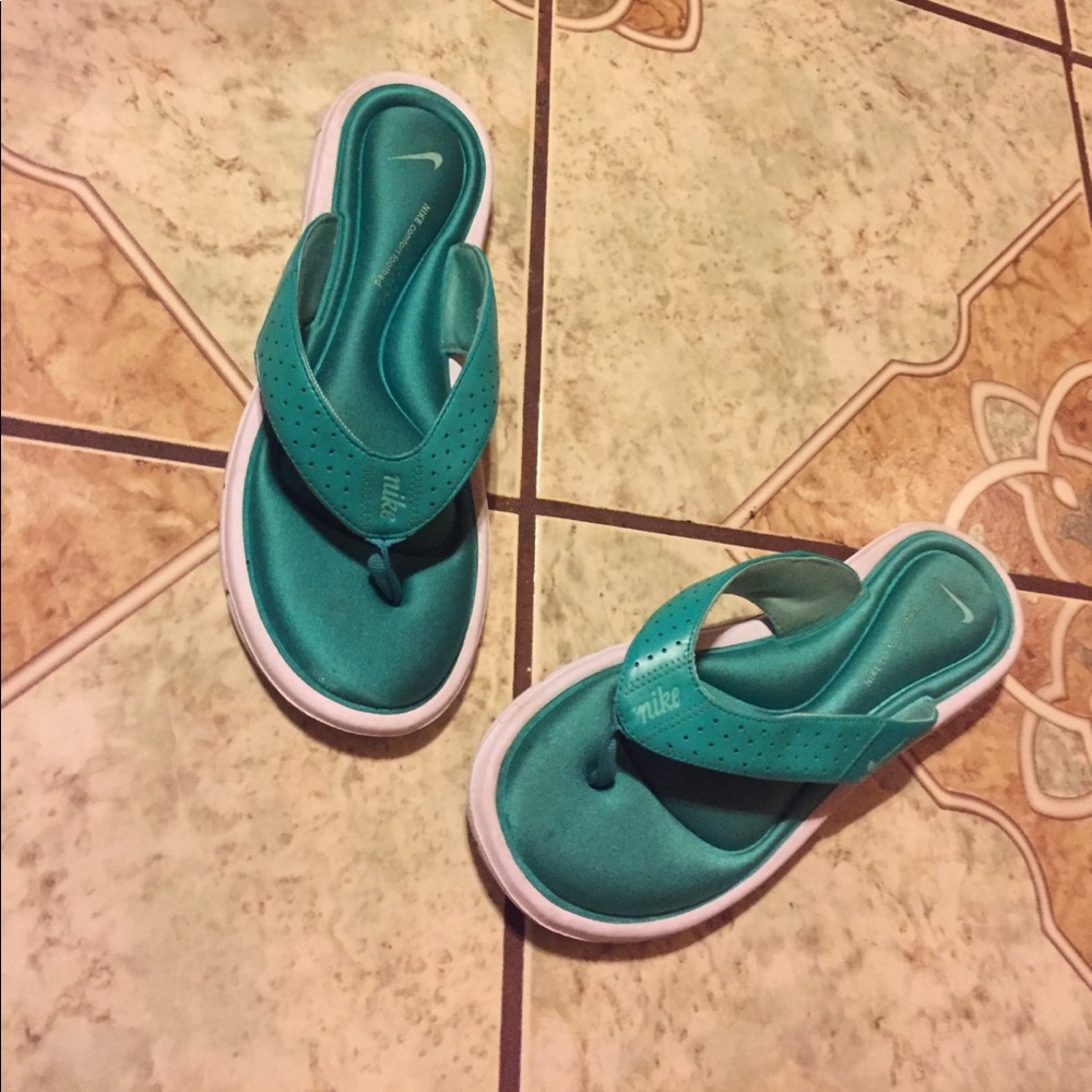 Nike slippers