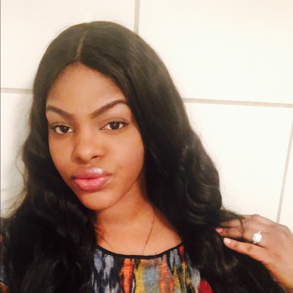 Meet your Posher, Esthercine