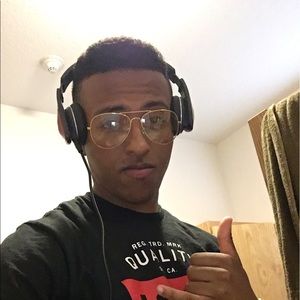 Meet your Posher, Nicholas