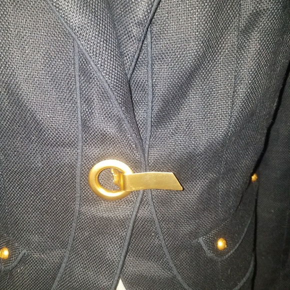 Leifsdottir - Picture 3 of 5