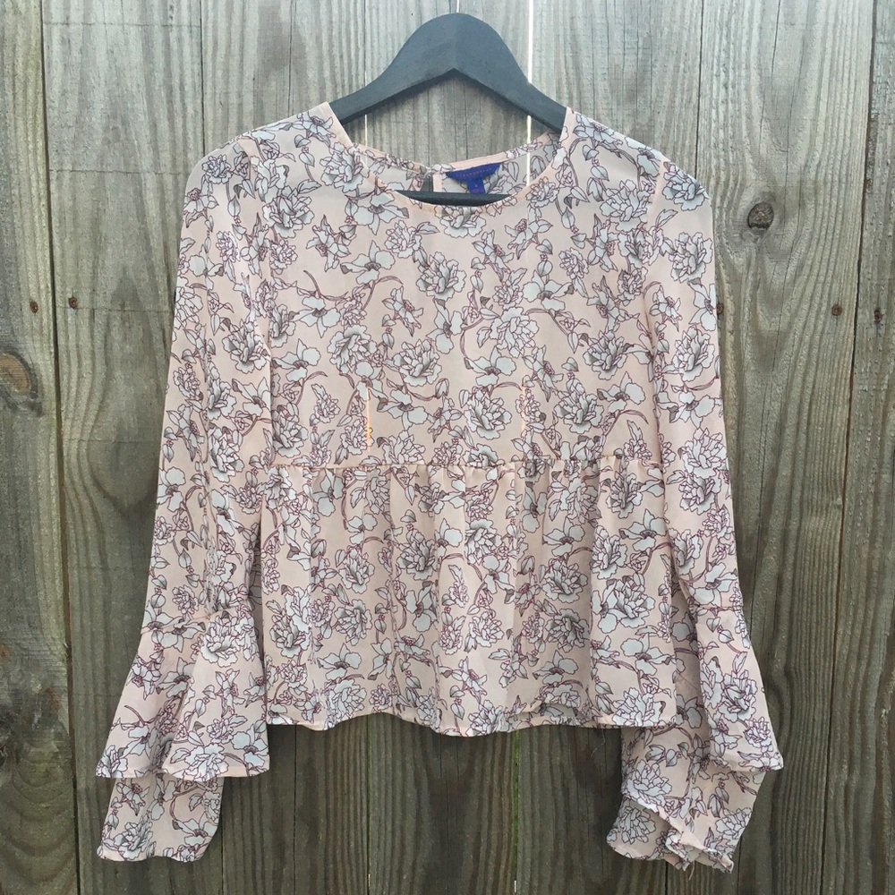 Aeropostale bell-sleeve floral top