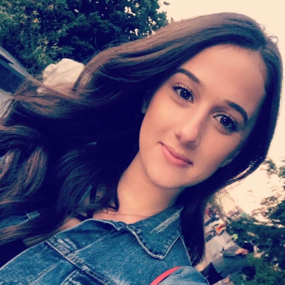 Meet your Posher, Danielle