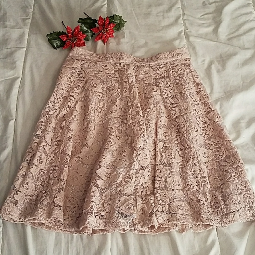 Lace skirt