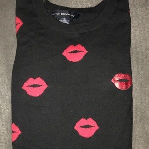 Black lipstick 👄 sweater by French Connection