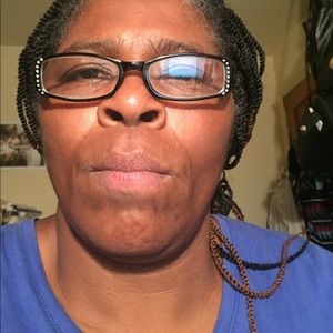 Meet your Posher, Denise