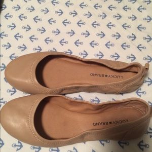 Women’s size 10 lucky brand flats tan