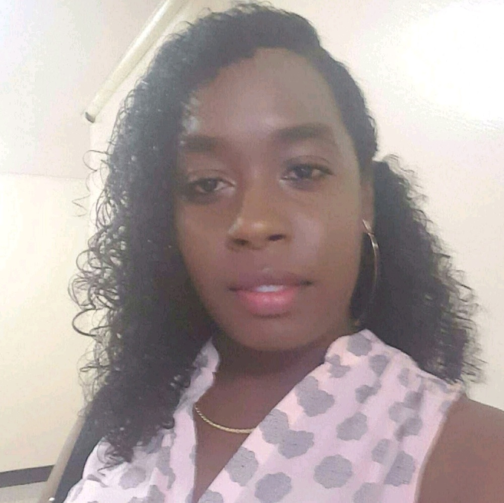 Meet your Posher, Vonita