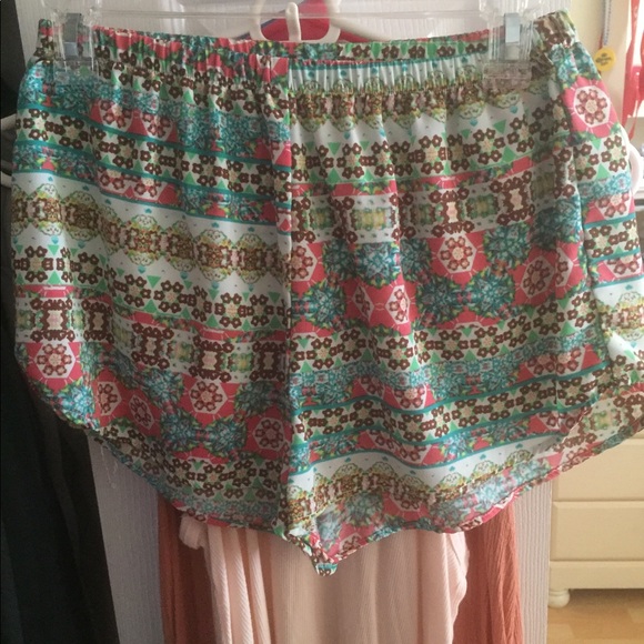 Multi color shorts - Picture 1 of 1