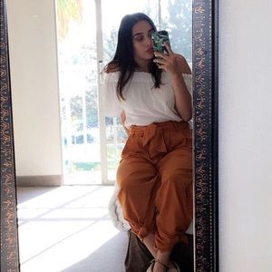 Meet your Posher, Maya